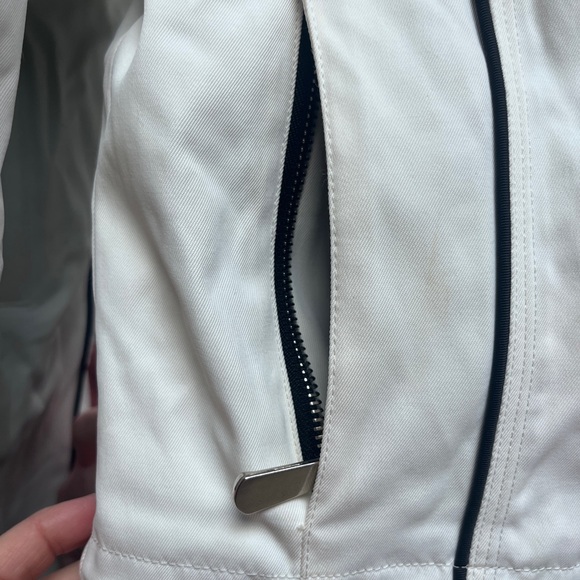 Vintage MARKER White Ski Jacket with High Collar and Fitted Silhouette - Picture 5 of 12